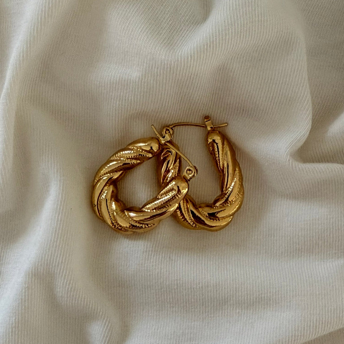 Pendientes Romanos Dorados | Acero Inoxidable Chapado Oro 18K PVD