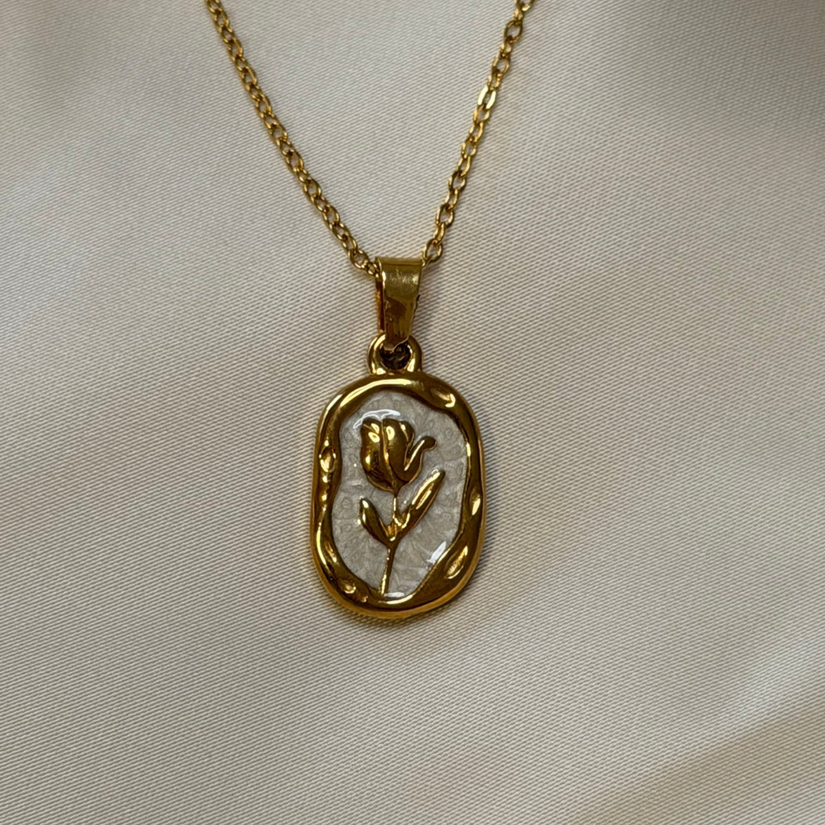 Collar Rosa