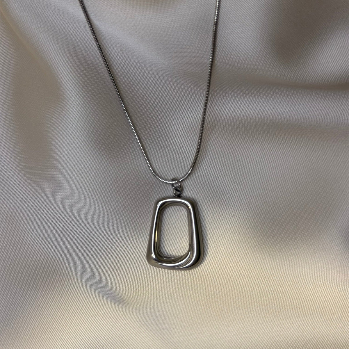 Collar Colgante Cuadrado Minimalista | Chapado Oro 18K PVD