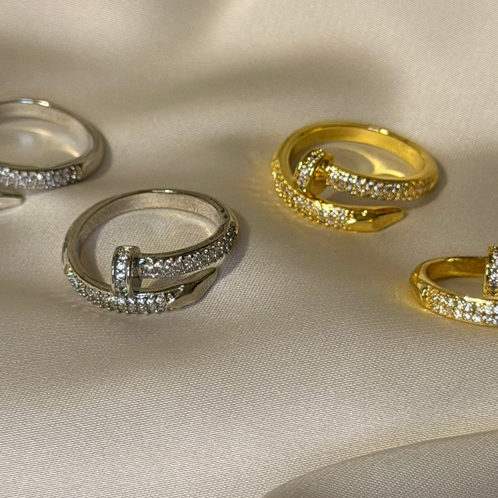 Anillo Clavo con Circonitas | Dorado y Acero Chapado Oro 18K