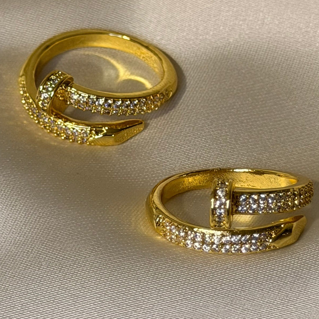 Anillo Clavo con Circonitas | Dorado y Acero Chapado Oro 18K